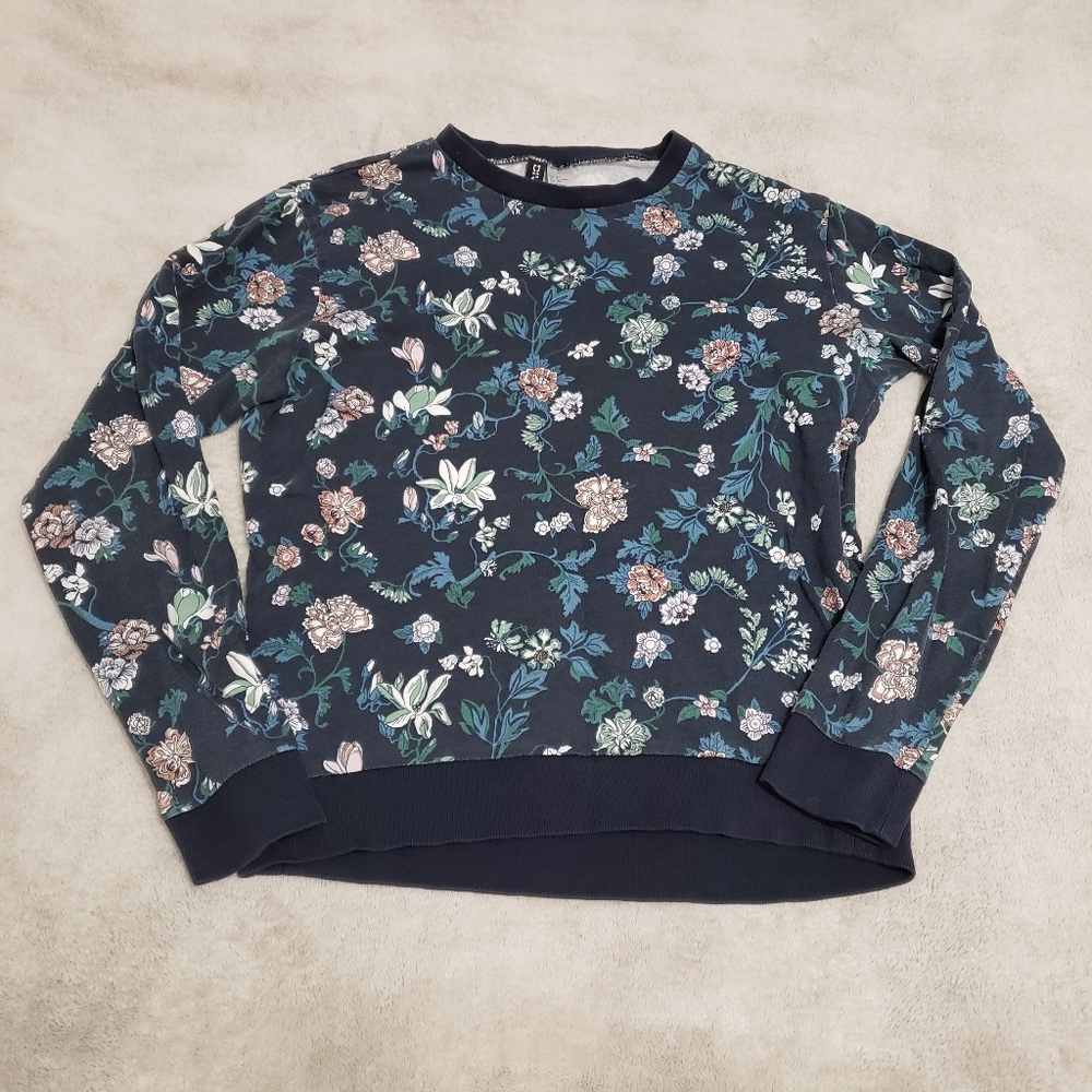 H&M Divided Cotton Navy Floral Crewneck - Picture 3 of 13